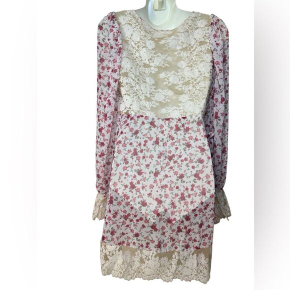 NWOT For Love & Lemons Floral Melrose Robe - Picture 10 of 12